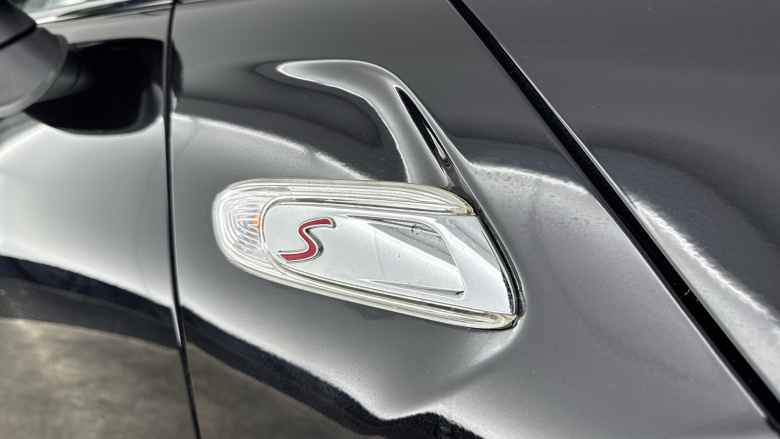 MINI Hatchback 2.0 Cooper S Exclusive II 3dr Auto Petrol Hatchback